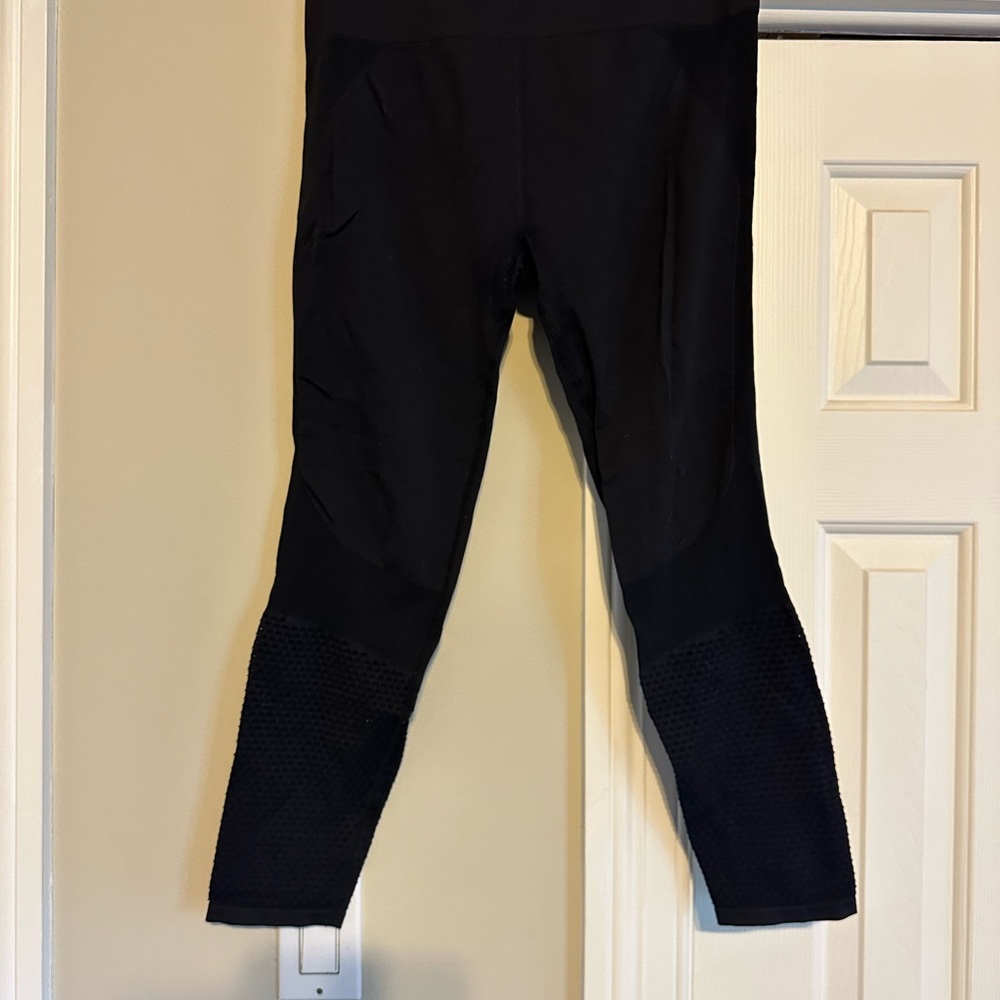 Fabletics seamless leggings. Size L
